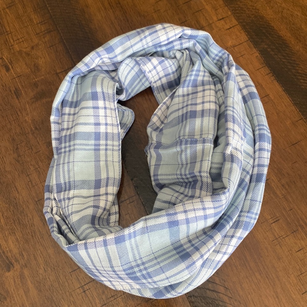 Cato Scarf 🧣